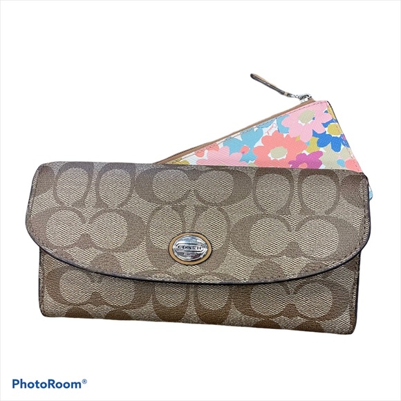 Coach signature wallet with floral zip insert